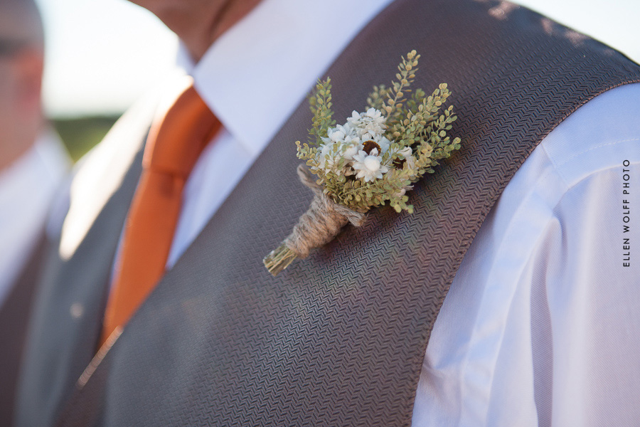 rustic floral boutonniere