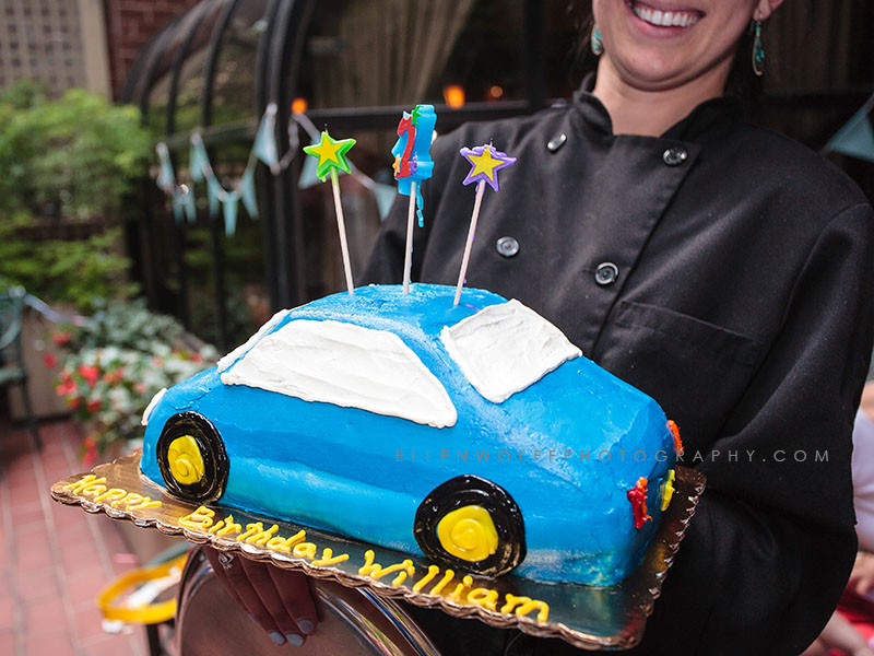 car birthday cake for a 2 year old boy