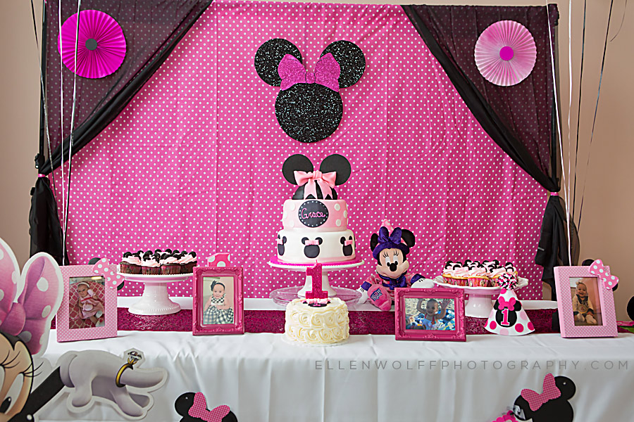 minnie mouse styled dessert table