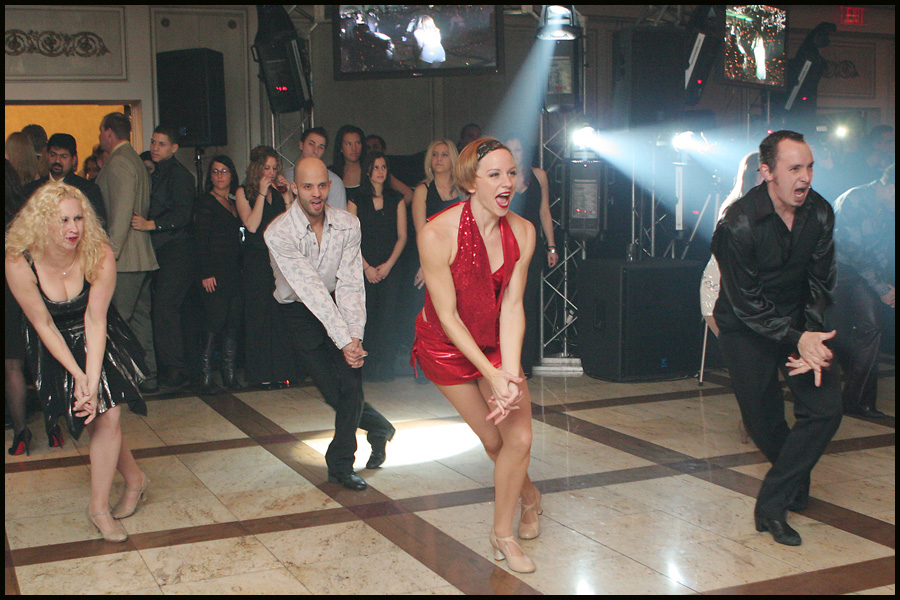 6908-dancers the show