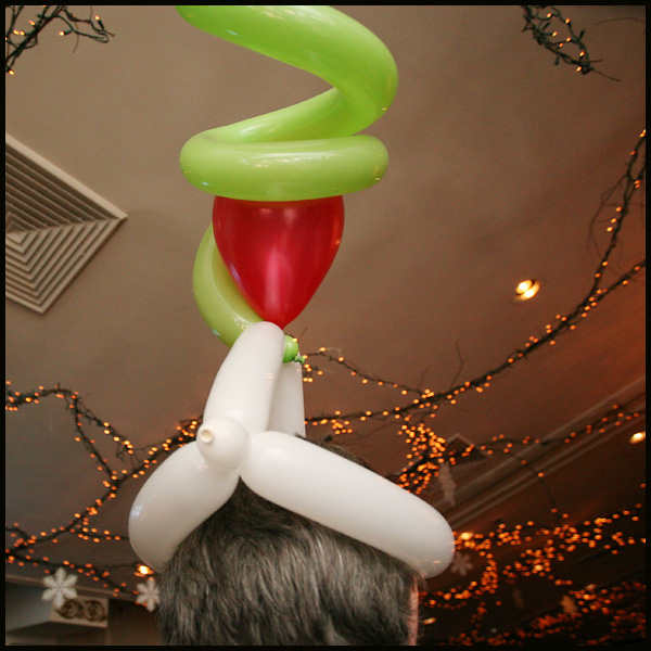 7426-balloon-hat balloon art