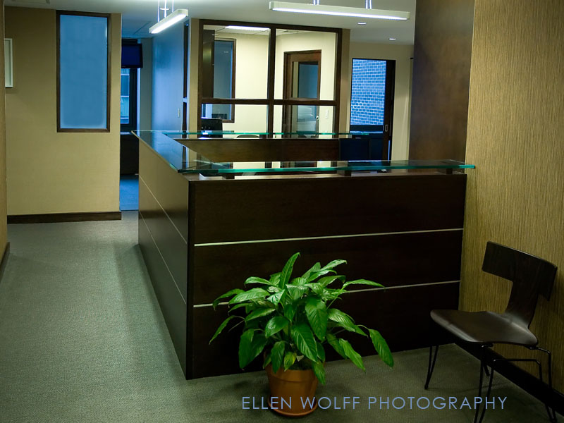 blog-0771-gelb-cntr-front-desk-8x10at300 blog-0771-gelb-cntr-front-desk-8x10at300